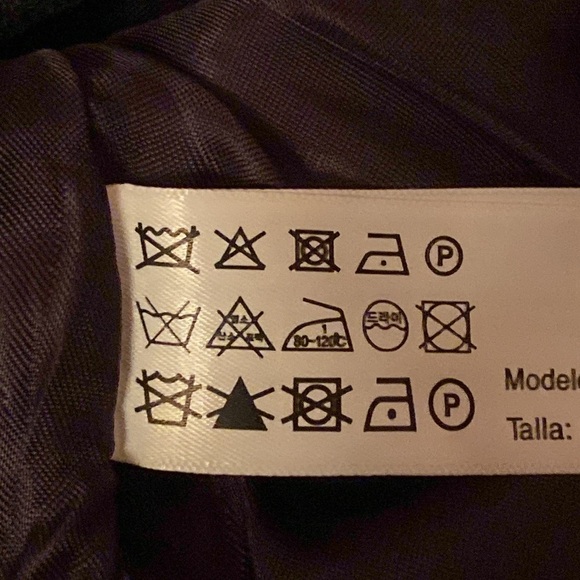 NWT. Massimo Dutti Grey Micro Twill Fabric Blazer with Buttons. Size 4. - Picture 10 of 12